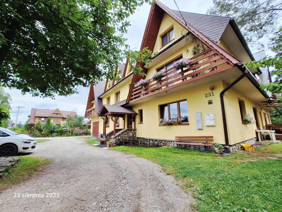 U KUCHTÓW Apartamenty i Wypożyczalnia Sprzętu Sportowego - Chambres d'hôtes Białka Tatrzańska