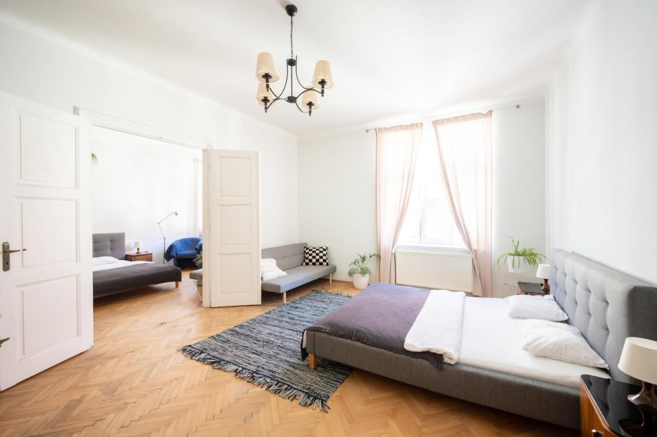 Apartment mit 3 Schlafzimmern und Balkon