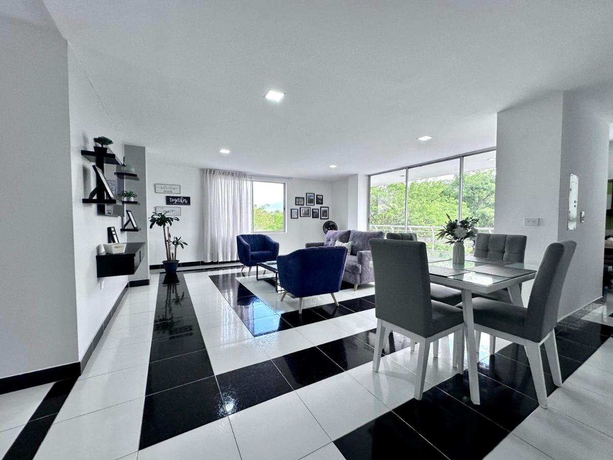 Amplio Apto familiar con AC en La Orquídea - B&B Neiva