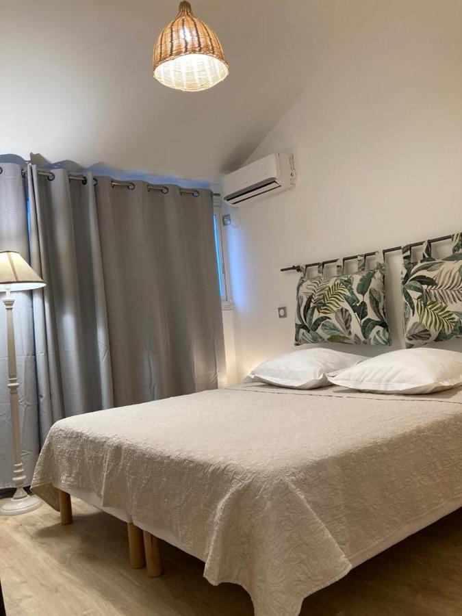 Bel appartement à 5 minutes à pied de la plage - B&B Le Gosier