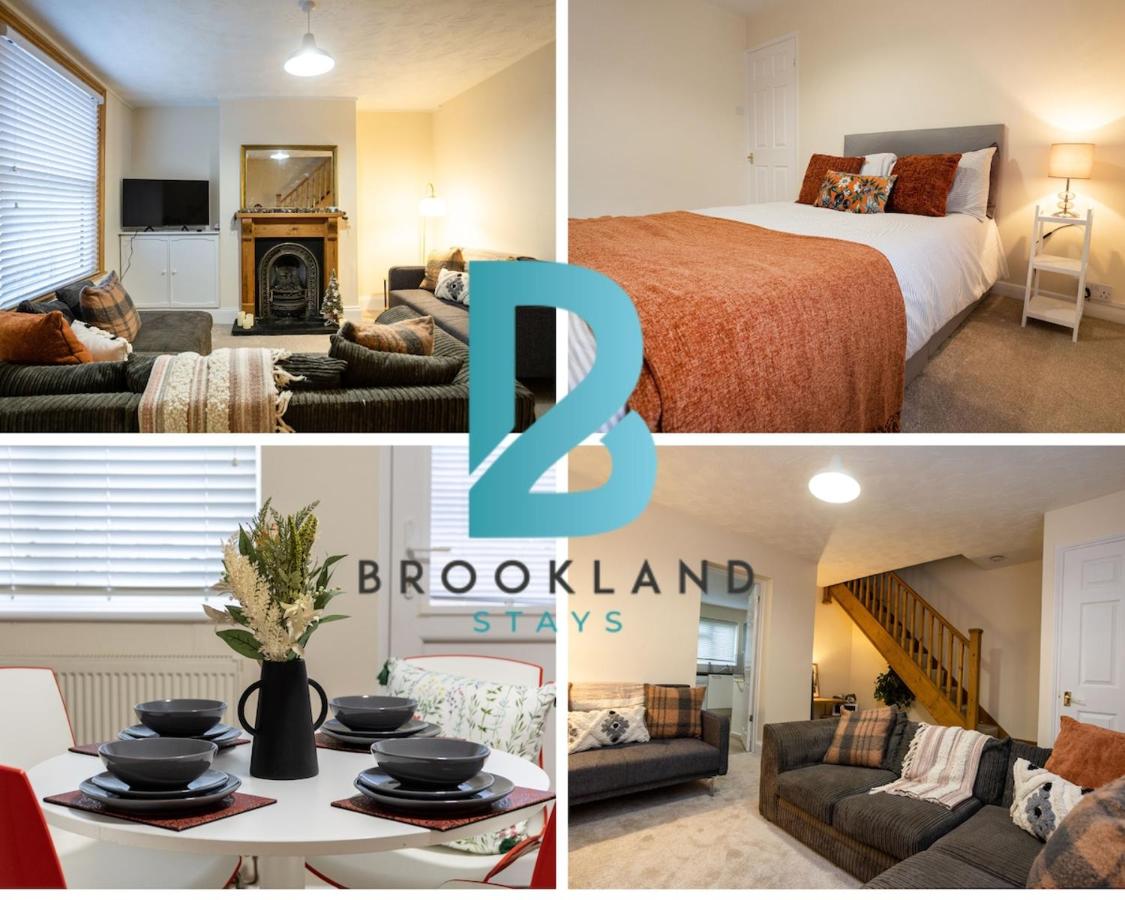 Three Bedroom House By Brookland Stays Serviced Accommodation Short Lets Cheltenham With Free WiFi - B&B Cheltenham