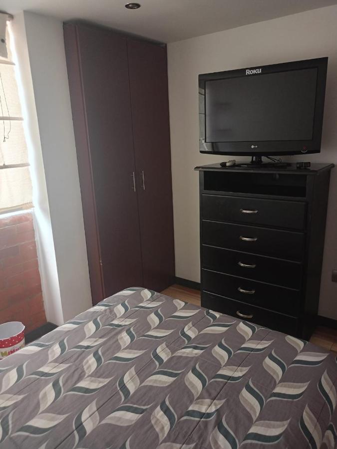 Apartamento cerca al Aeropuerto - B&B Bogotá