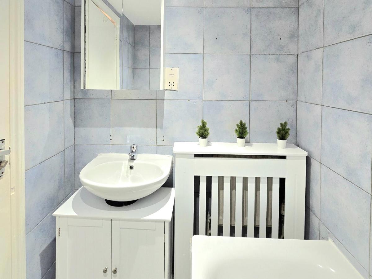 One-Bedroom Standard Apartment