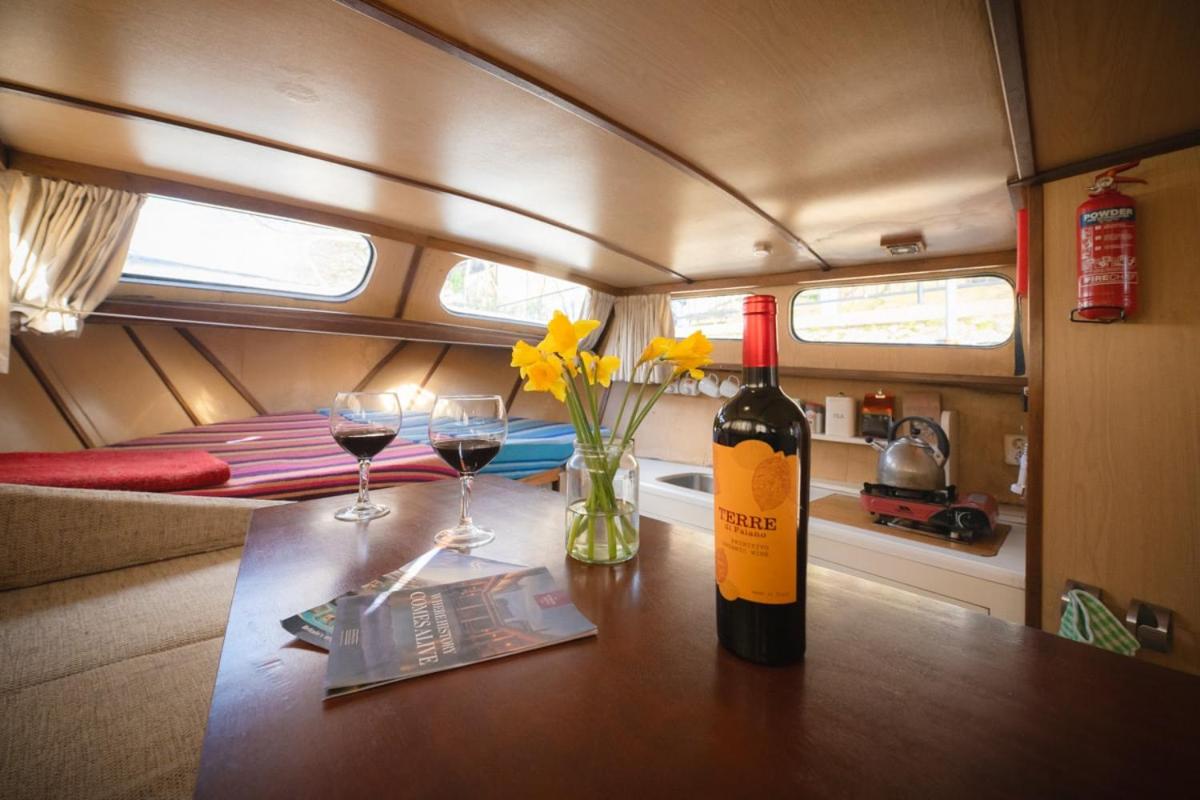 The fun boat - off grid - city centre - warm & cosy - Bed and Breakfast Bath