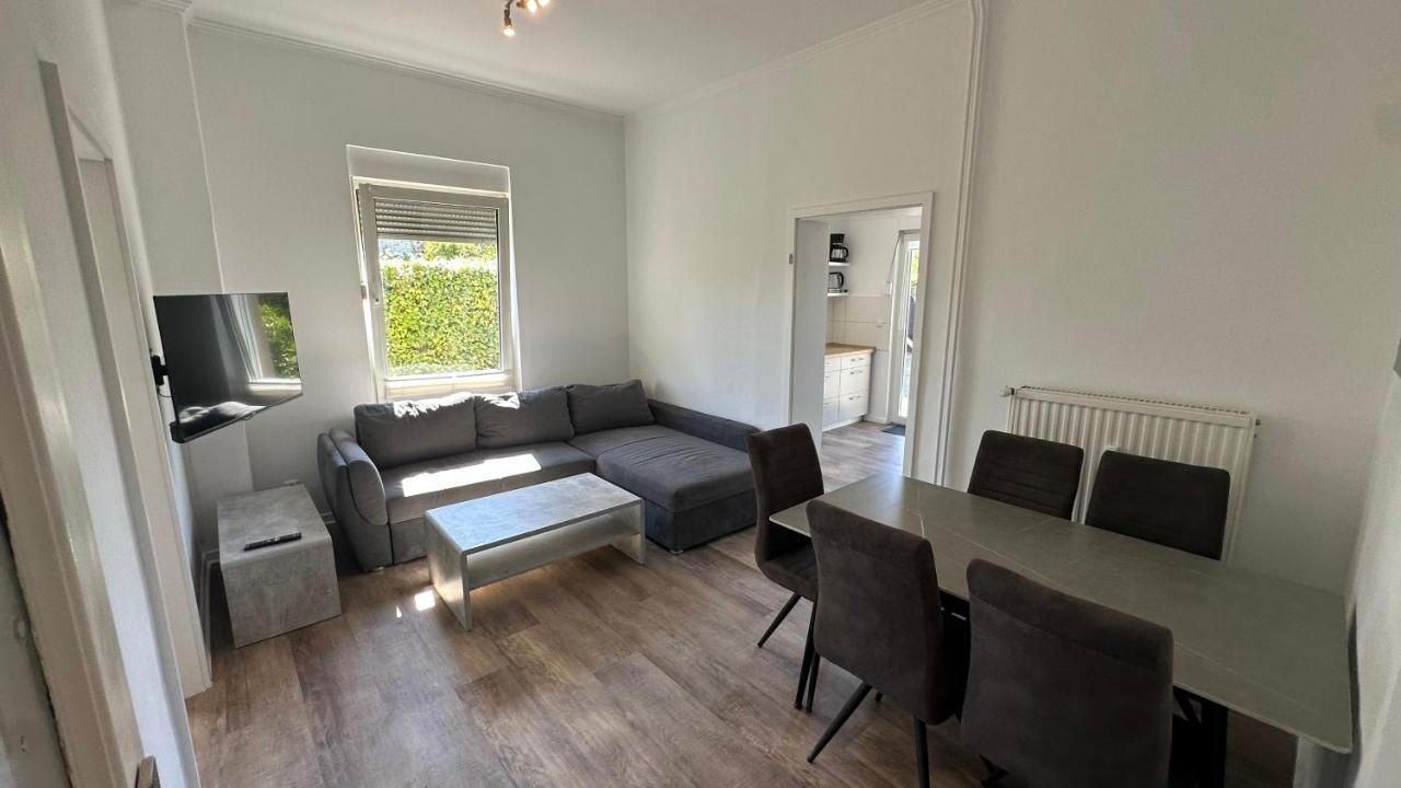 Hansestube zentrale 3 Zimmer Ferienwohnung mit Terrasse 73m2 - B&B Lübeck