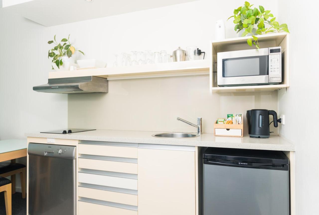 Darwin Harbour and City Views Apartments - B&B Stuart Park
