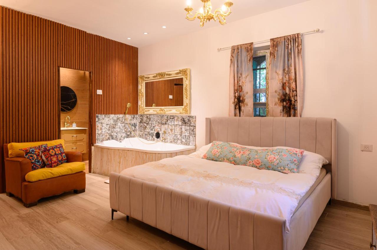 מרגוע בכרם - דירות אירוח מושלמת עם חצר - B&B Giv‘at Sha’ul