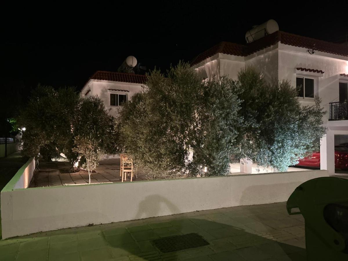 Teak Charm - B&B Larnaka