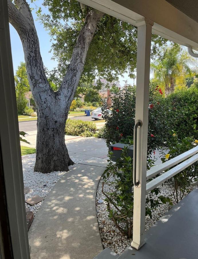 Northridge 3BR 2BA Home with Pool on a Tree-Lined street, Close to CSUN - Ferienwohnung Northridge