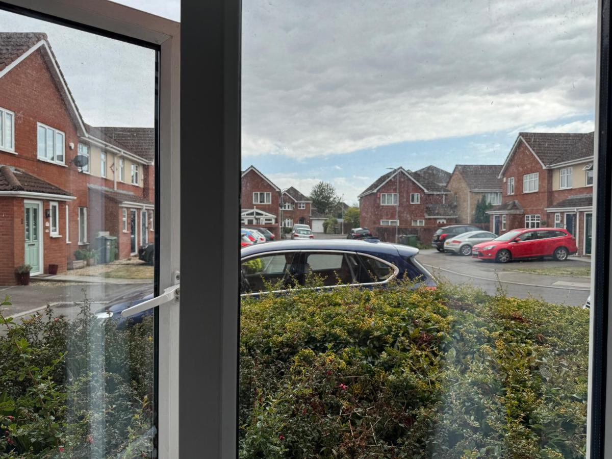 Spacious Tidy Room - B&B Cardiff