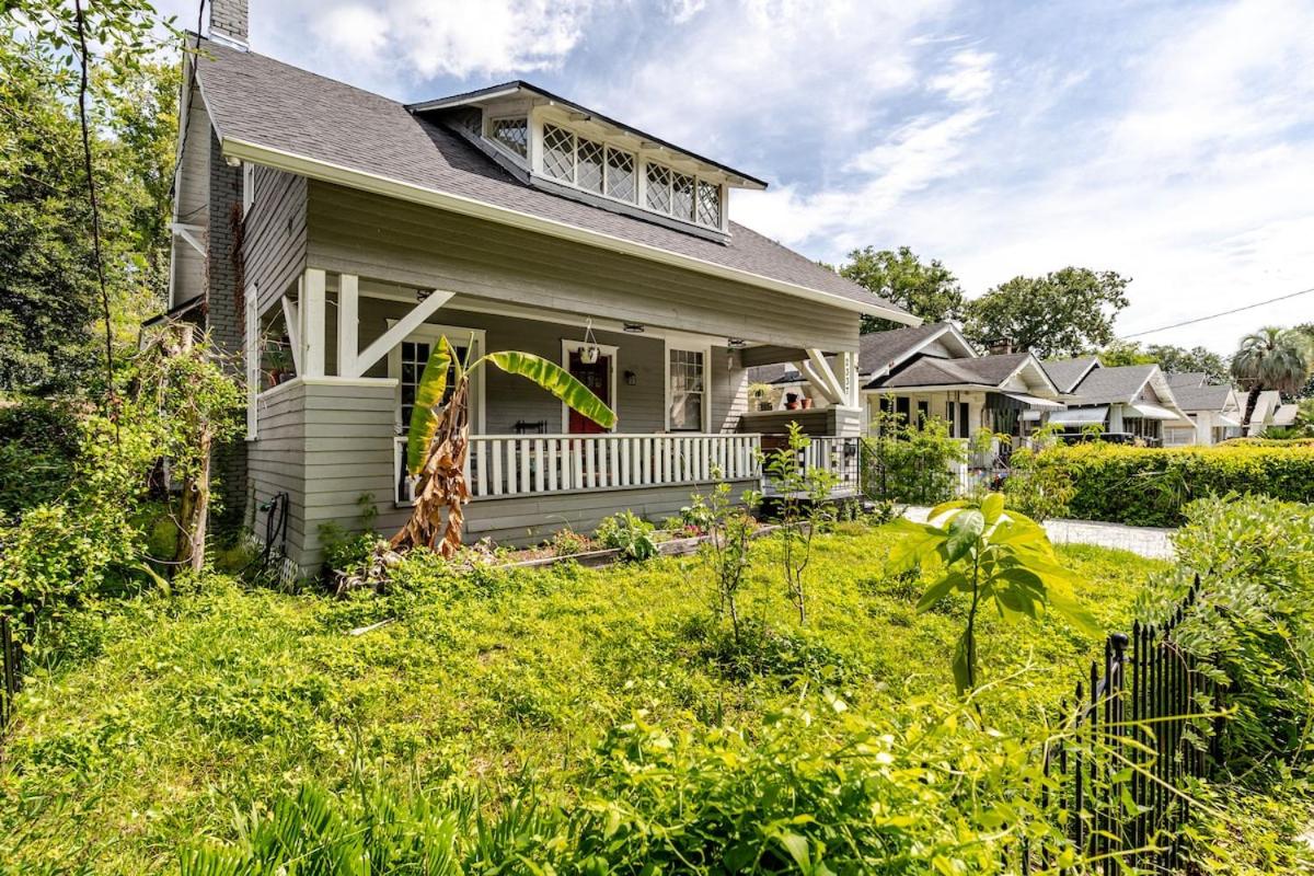 Southern Charm & Modern Comfort - B&B Jacksonville