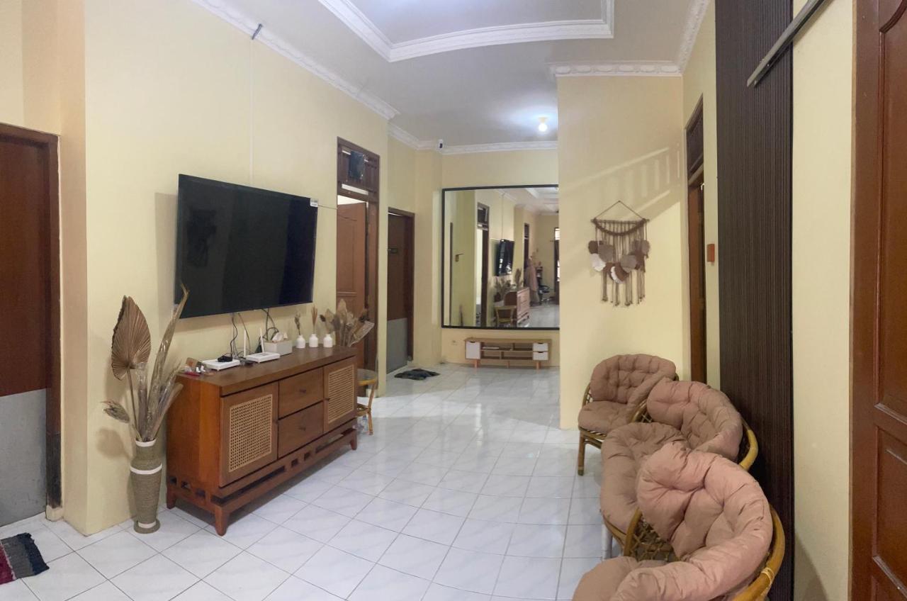 Zahra Guesthouse Shar'i - Chambres d'hôtes Yogyakarta