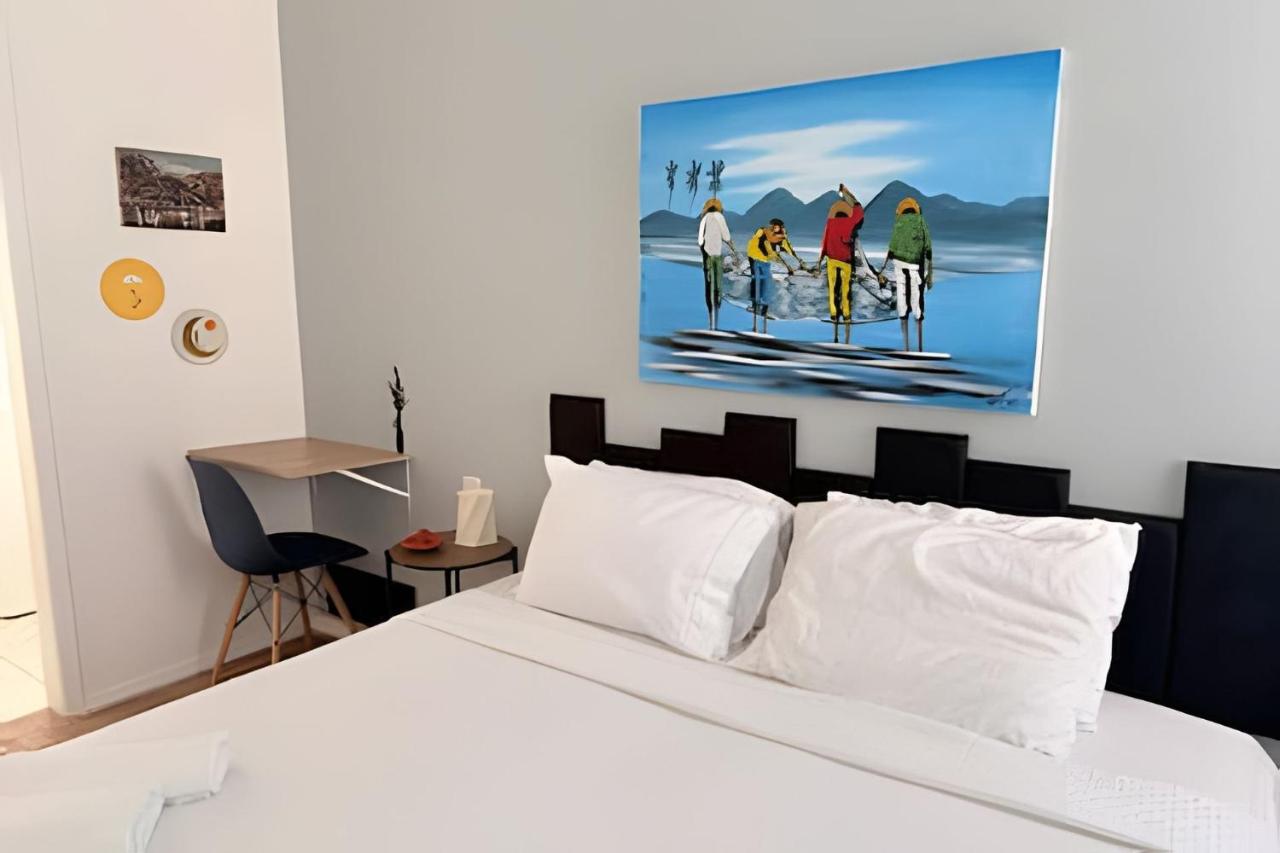 400m do Porto da Barra - B&B Salvador