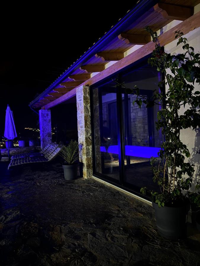 Filikur Stone Villa - Chambres d’hôtes Himarë