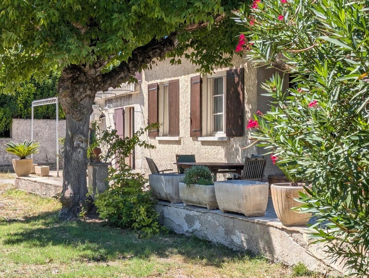 LE CHESTER - Maison de charme en Provence avec piscine près de L'Isle-sur-la-Sorgue - B&B Velleron