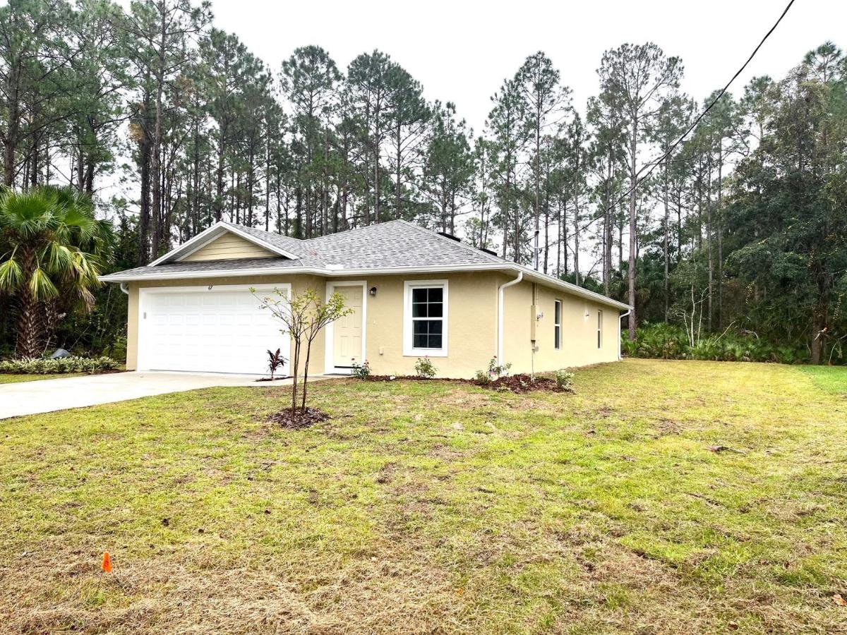 beautiful palmwood drive bungalow - Ferienwohnung Palm Coast