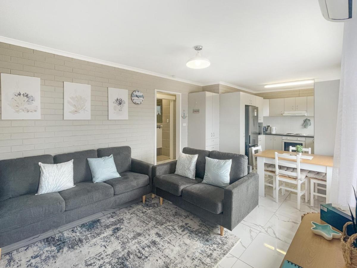 Serene Coastal Retreat with Carport - B&B Batemans Bay