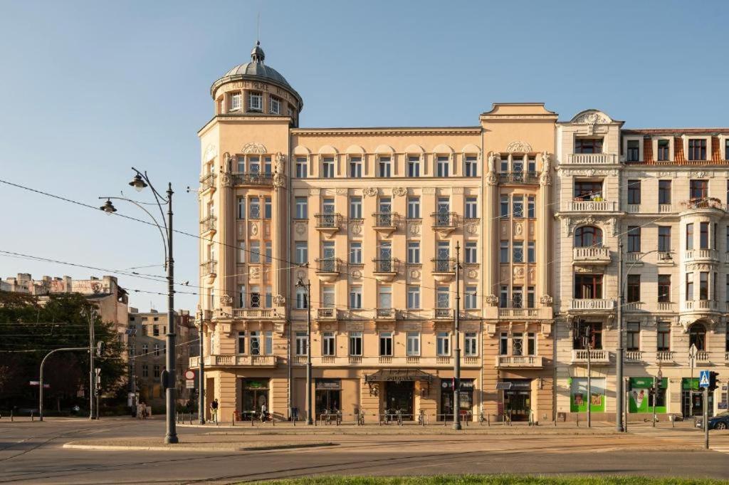 Polonia Residences 68- Top Locations -Off Piotrkowska Street -Theatres -Museums -Fabryczna Railway Station 3mins - Bed and Breakfast Łódź