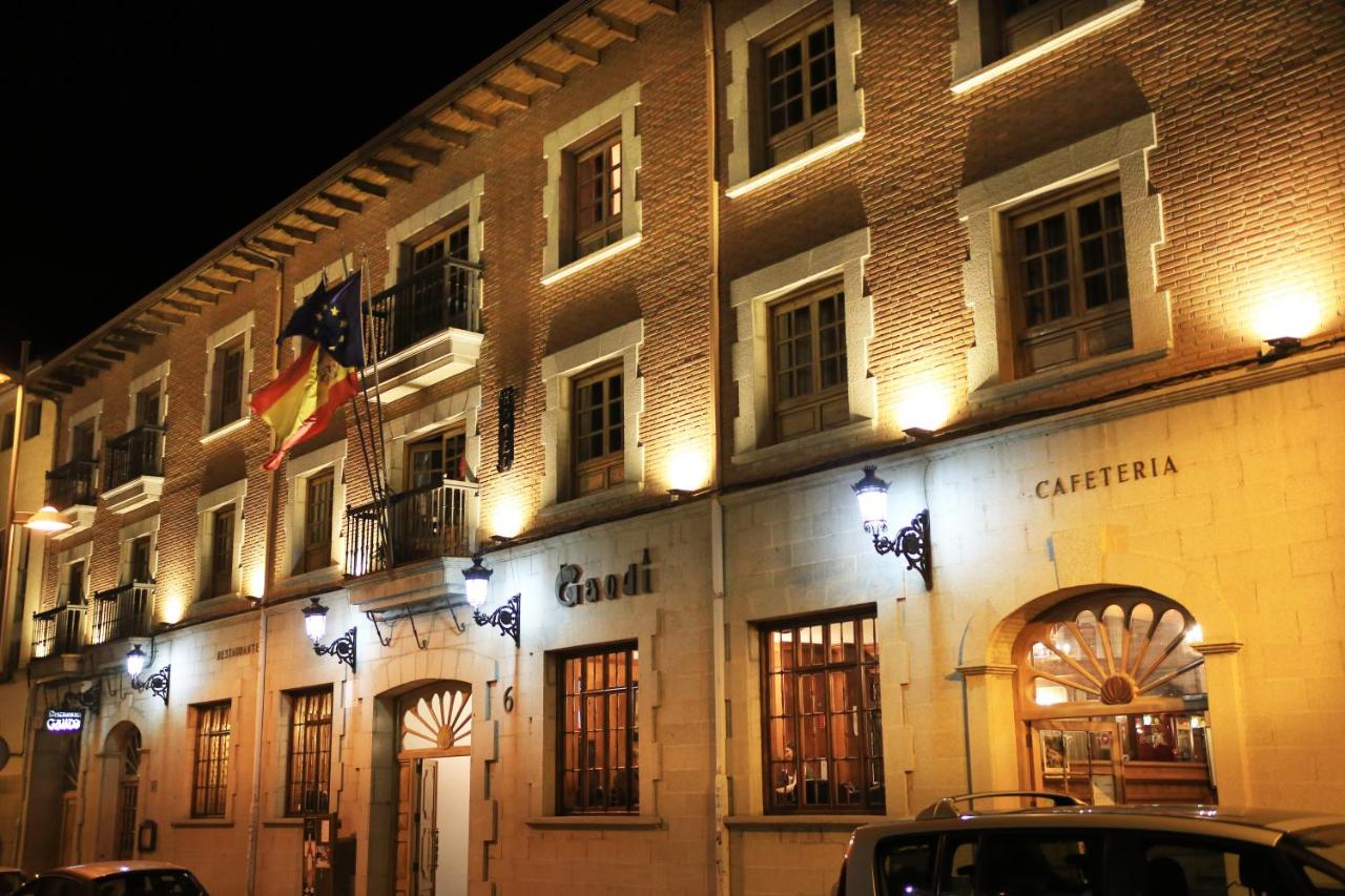 B&B Astorga - Hotel Gaudi - Bed and Breakfast Astorga