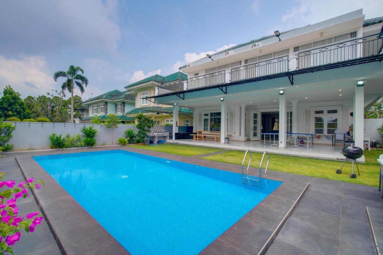 Villa Ixora Resort - B&B Cibadak