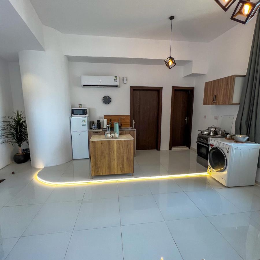 One-Bedroom Apartment - Sea Side