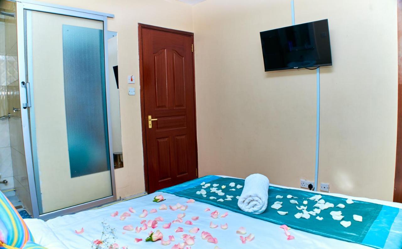 Cosy 5 bedroom in Garden city - B&B Nairobi