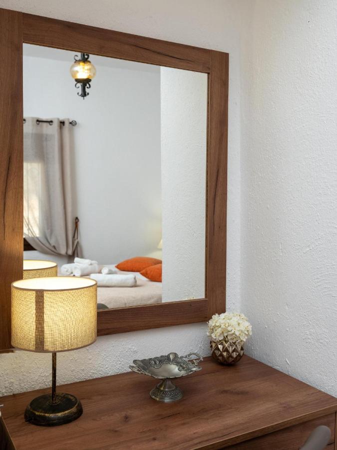 Atalanti Seaside Junior Suites, Beachfront - B&B