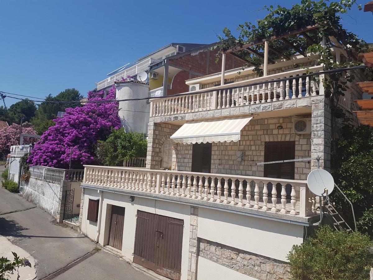 B&B Tivat - Apartments Grispolis - Bed and Breakfast Tivat