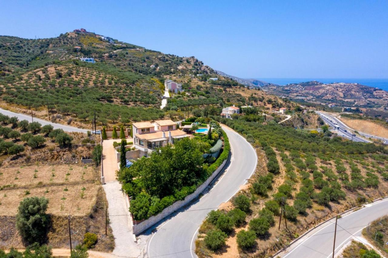 Luxury Villa Hara with private pool - Bed and Breakfast Agia Pelagia