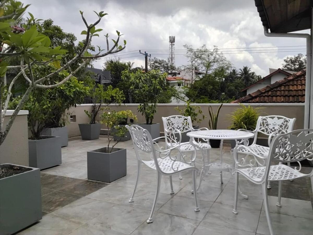 3 Bed Room Villa near Colombo - B&B