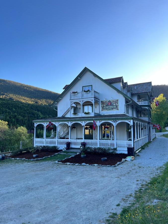 Heartbreak Hotel - B&B