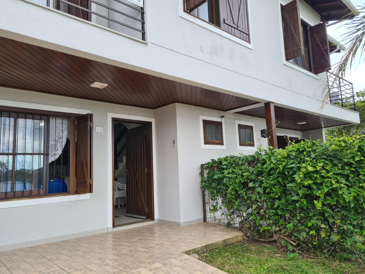 Casa perto da praia - Frente para Lagoa - Chambres d’hôtes Garopaba