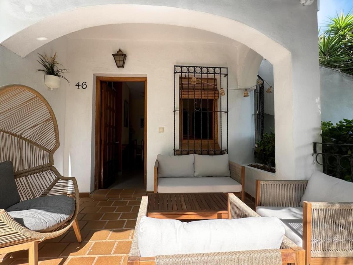 CALA LOMBRIZ SUITES villa & pool near Torrevieja & Orihuela Costa 450m from beach - B&B Torre de la Horadada