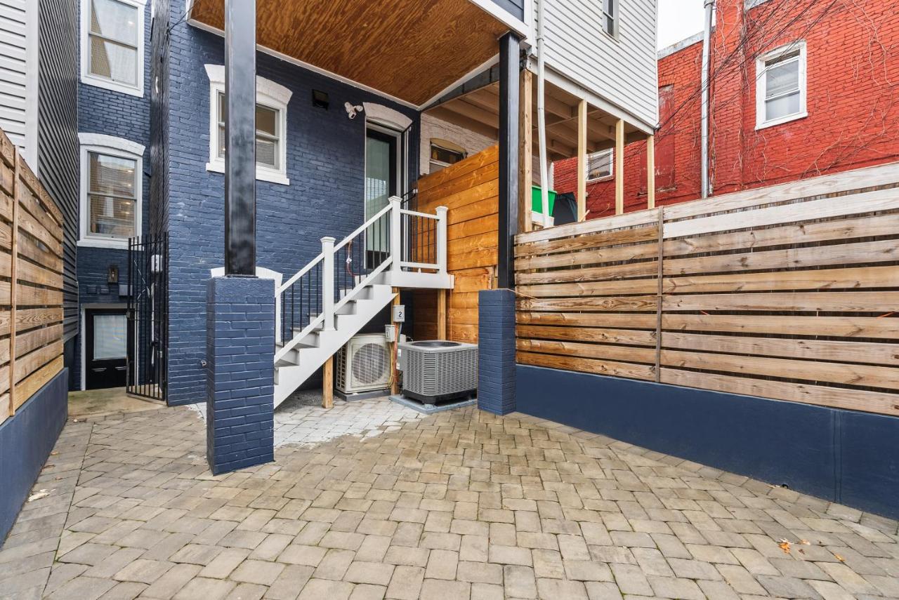 Designer 3-Bedroom Home with King Bed, Family-Friendly, Columbia Heights - B&B