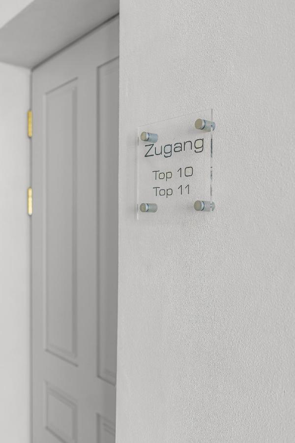 Moderne Zwei Zimmer Altbauwohnung im Stadtkern - B&B Wiener Neustadt