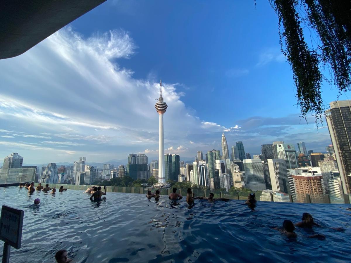 Studio Lit King-Size Deluxe