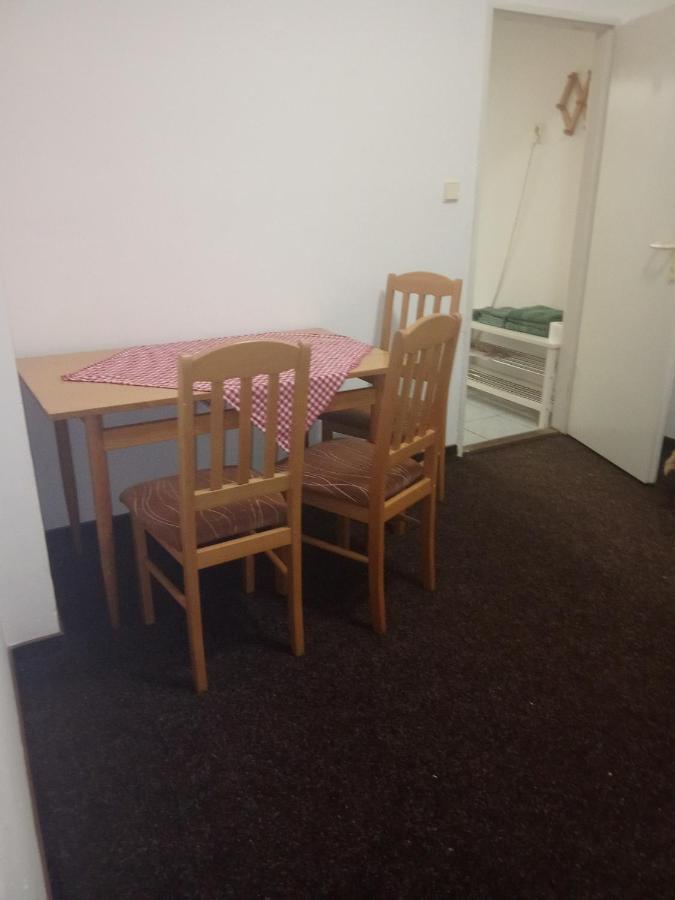 Economy Triple Room
