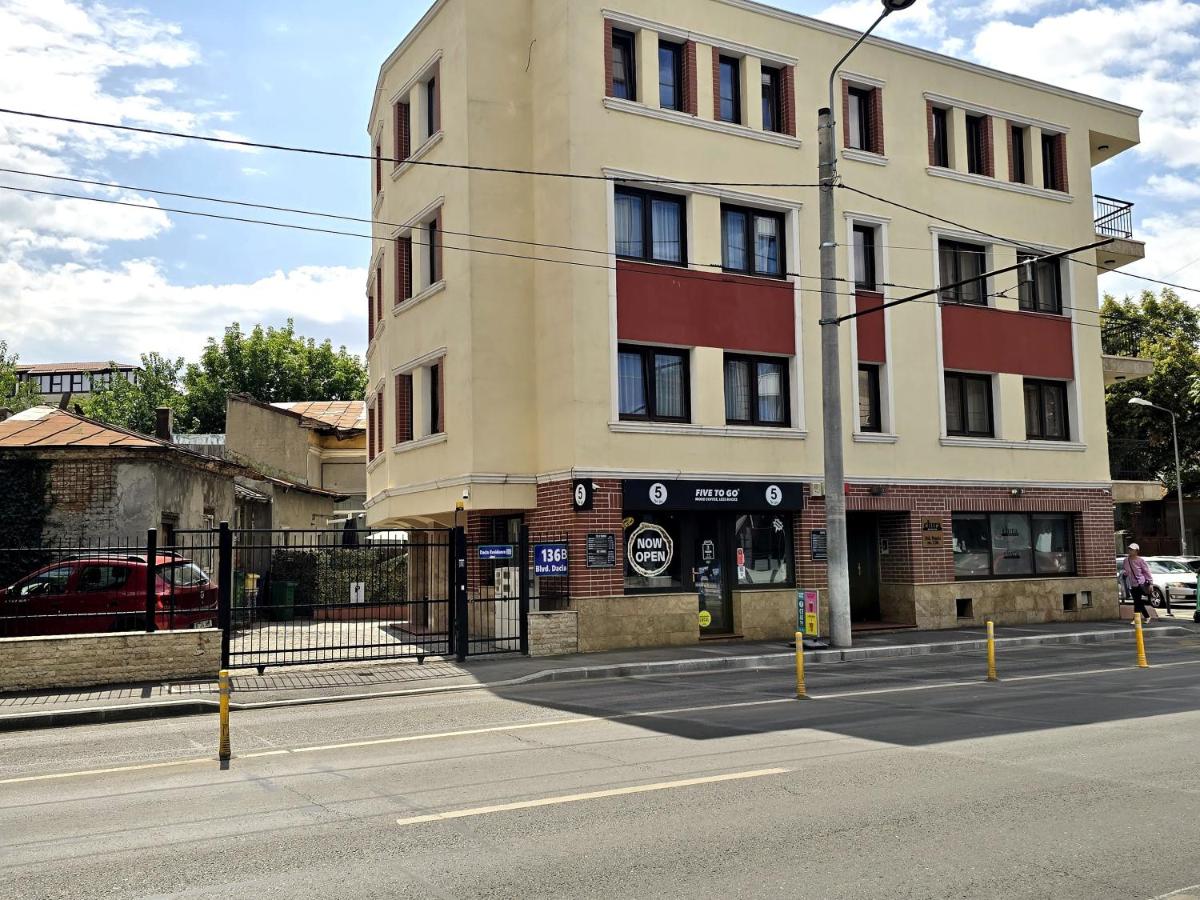 Dacia Residence Apartments - Bed and Breakfast Boekarest