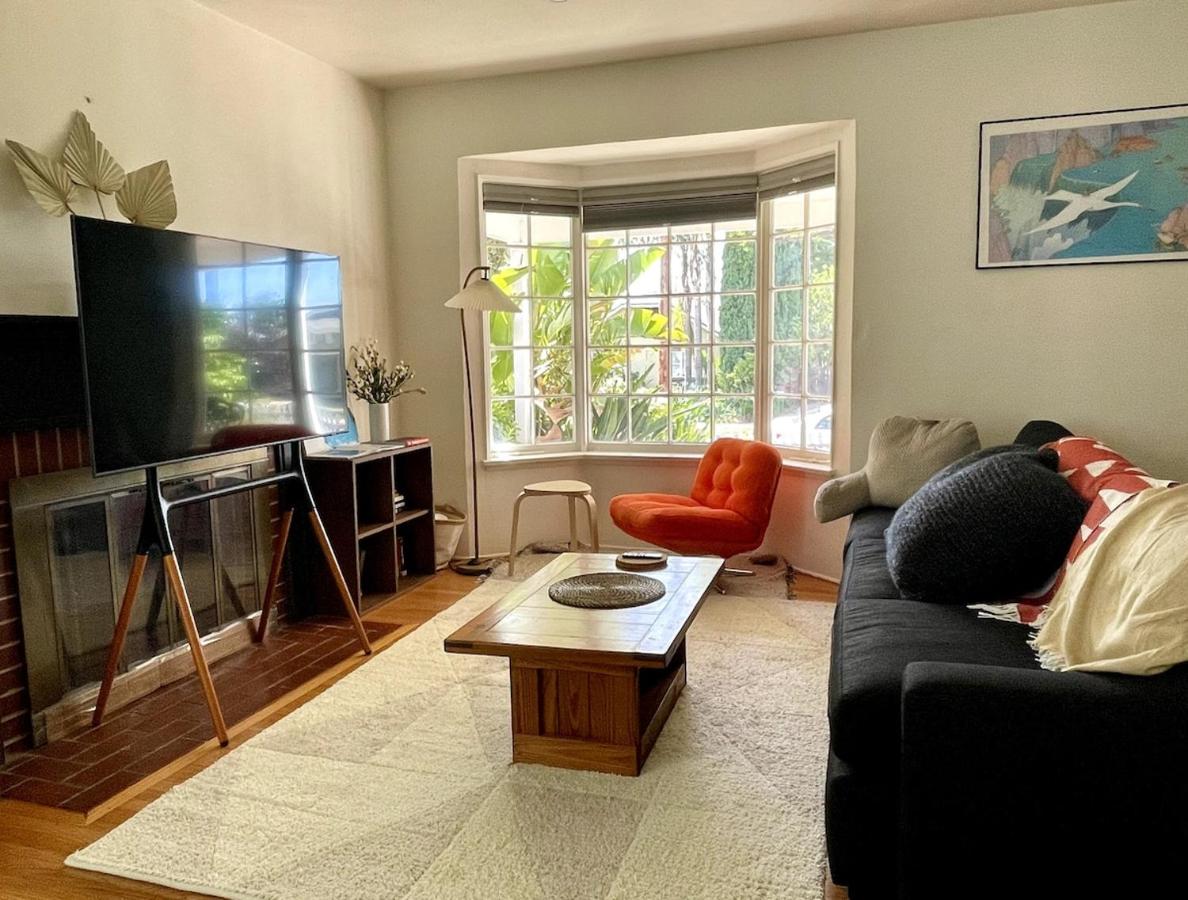 Pasadena Quiet Gem with Fiber Internet WiFi and Workspace - B&B Pasadena