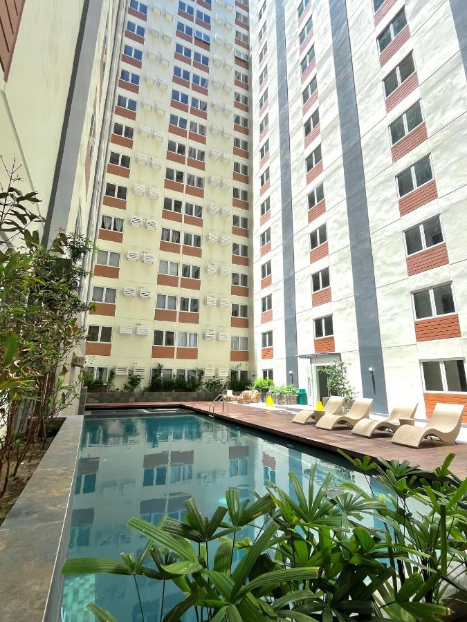 J&J Havenstay Ananda Square - B&B Manila