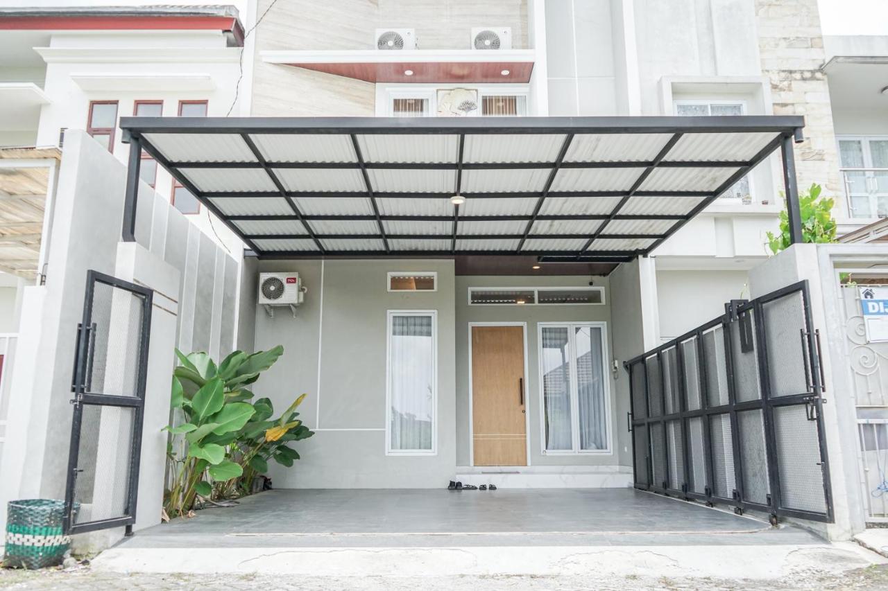 Griya Mahoni Palagan Homestay Jogja - Ferienwohnung Ngaglik