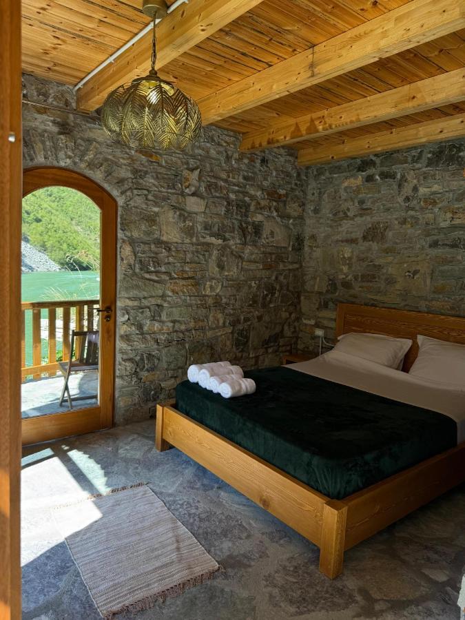 Camera Matrimoniale con Vista Lago