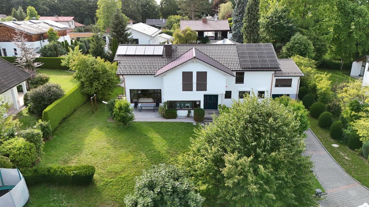 Grand Villa Berg-Starnberg For Your Vacation, Retreat, Workshop, Corporate and Familys event - Ferienwohnung Berg am Starnberger See