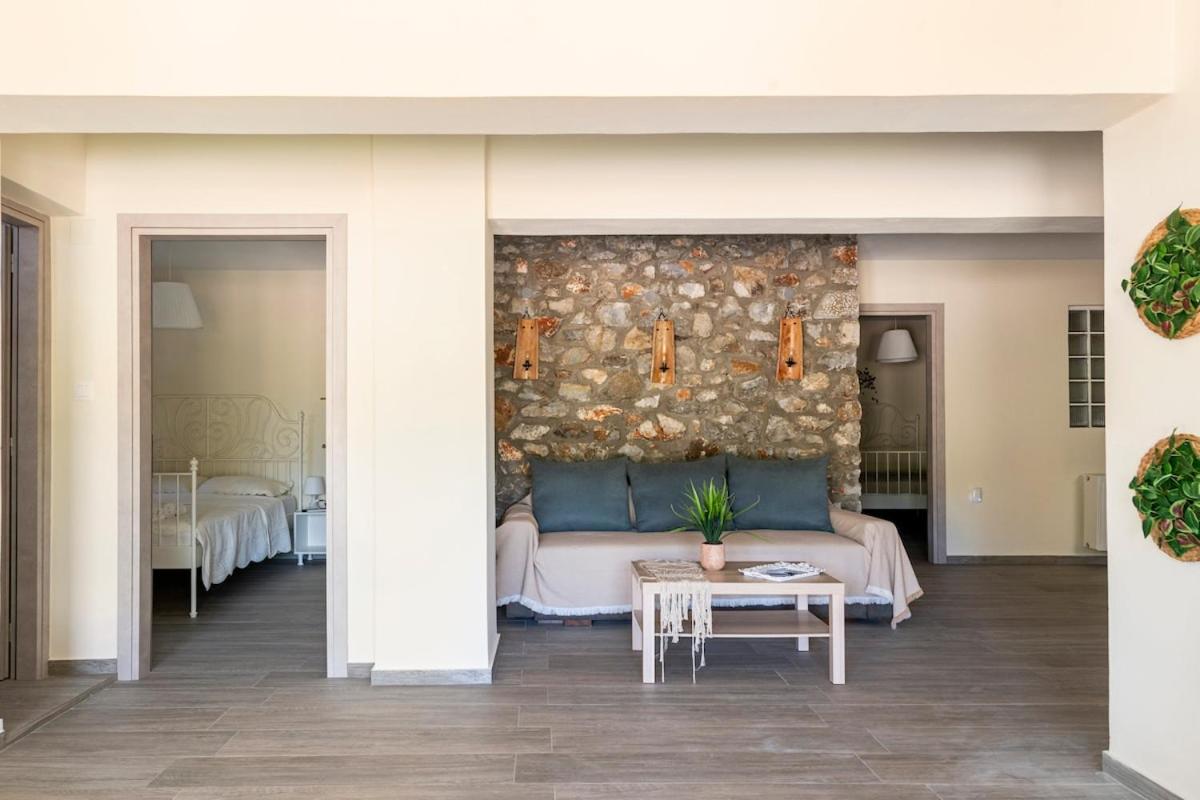 Emi's House - Chambres d’hôtes Karyoúpoli
