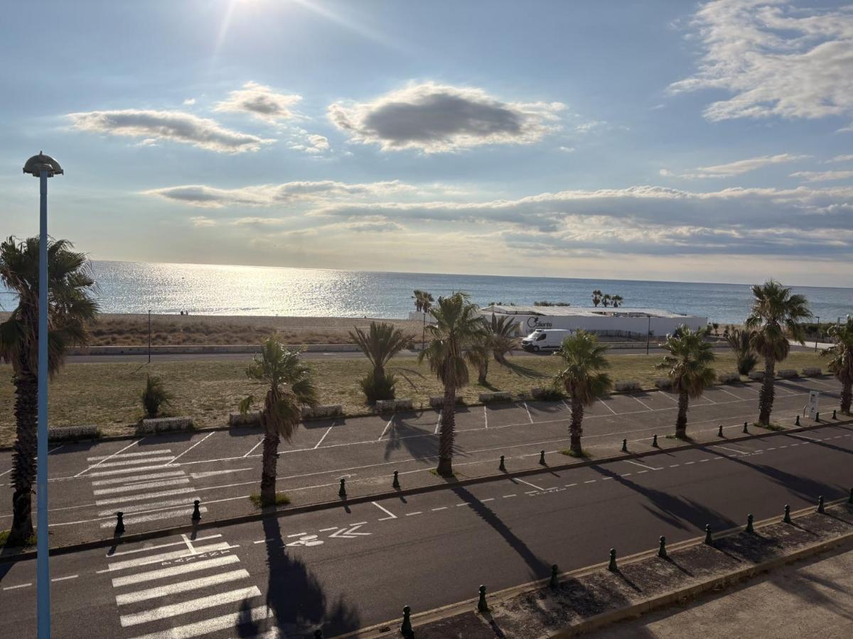 Apartment T2 Saint Cyprien Appartement avec vue sur la mer, à 50 m de la plage, parking - Chambres d'hôtes Saint-Cyprien-Plage