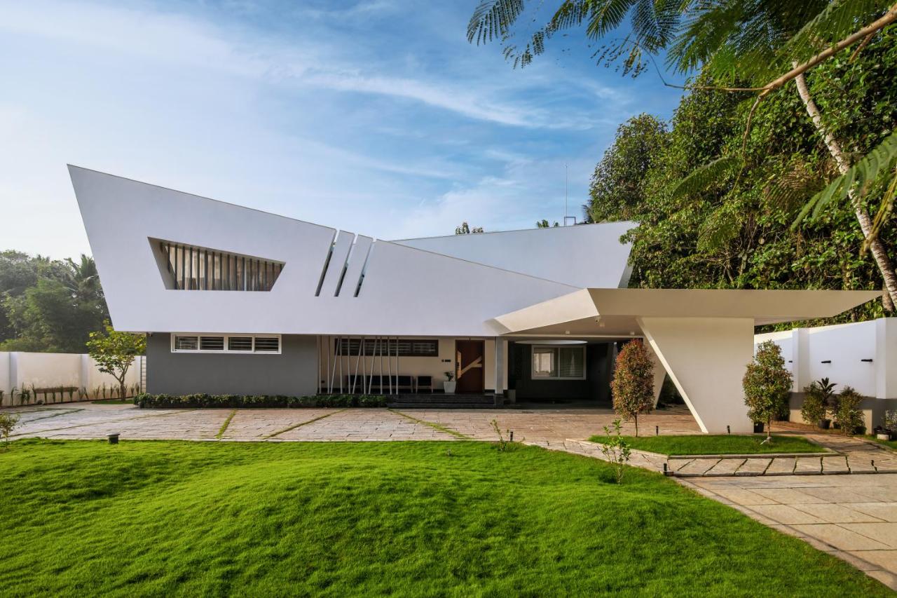 Hossana Modern Wedge Villa - B&B