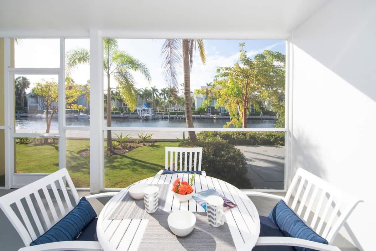 Snug Harbour View Condo #3 - Bed and Breakfast Georgetown