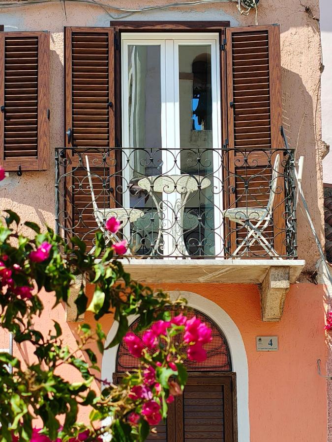 YourHome - La Maddalena Blue House - B&B La Maddalena
