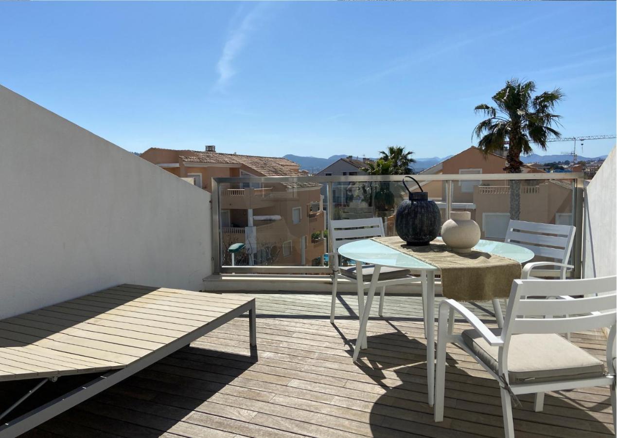 Seafront apartment with terrace and views in Jávea - B&B Aduanas