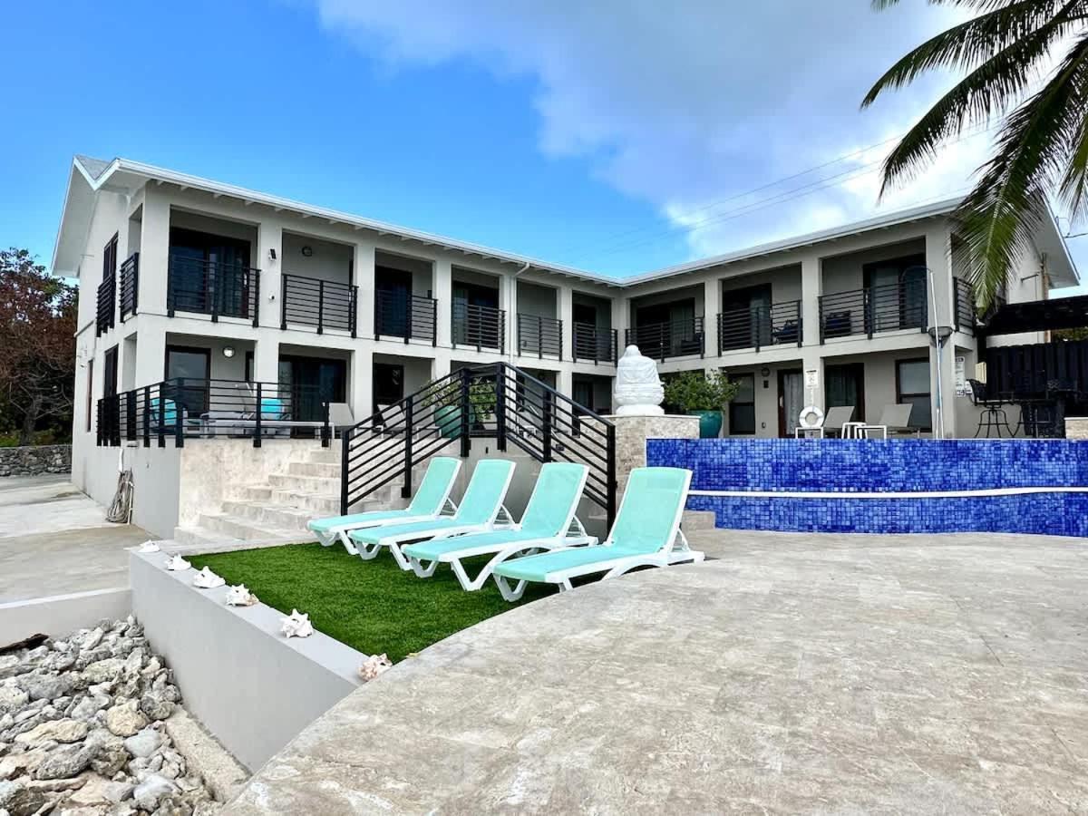 Seven Mile View #1 - 2 BR Oceanfront Condo & Pool - B&B West Bay